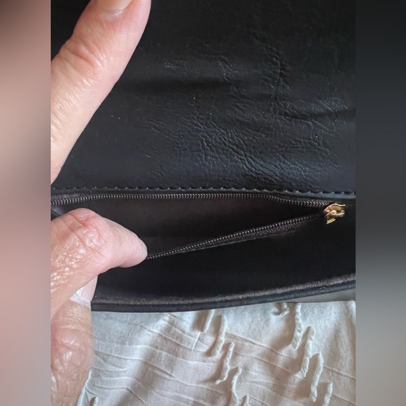 Cute Quilted Women’s Crossbody Purse - Picture 5 of 8